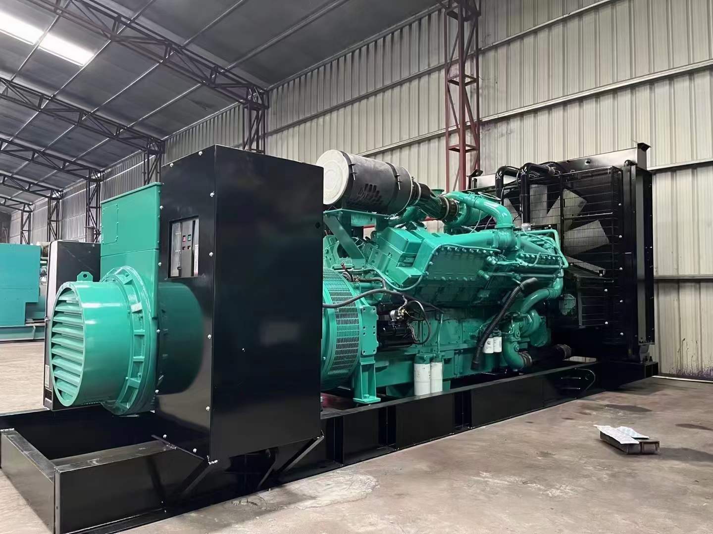 来宾如何降低 800kW 柴油发电机输出电流的波动？