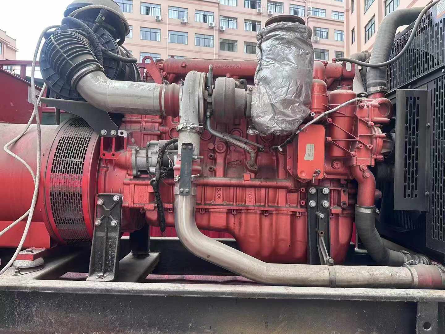 来宾如何选择适合 600kW 柴油发电机组的过载保护器？